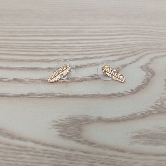 Jewelry - Golden Feather Stud Earrings